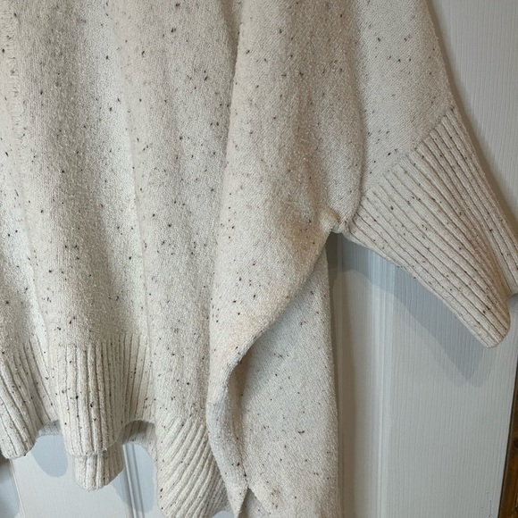 Women’s Loft cream Medium turtleneck sweater - Picture 3 of 4